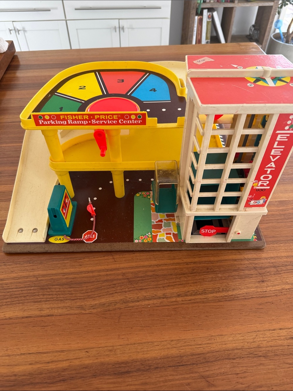 Fisher Price Parking Ramp Service Center #930 - Vintage Little People Garage